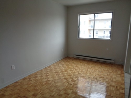 Living Room - 7274 Rue D'Abancourt, Montréal (Saint-Léonard), QC - Indoor Photo Showing Other Room