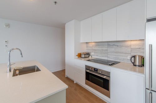 Cuisine - 1601-2320 Rue Tupper, Montréal (Ville-Marie), QC - Indoor Photo Showing Kitchen With Upgraded Kitchen