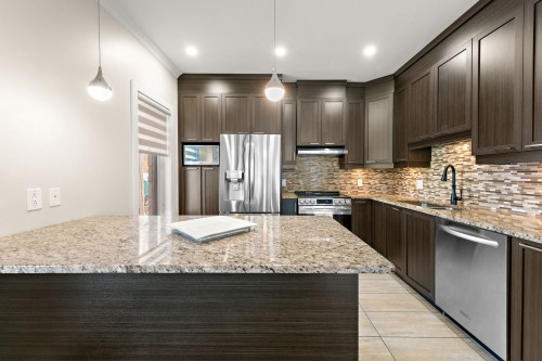 Kitchen - 995 Rue Tait, Montréal (Saint-Laurent), QC - Indoor Photo Showing Kitchen With Upgraded Kitchen