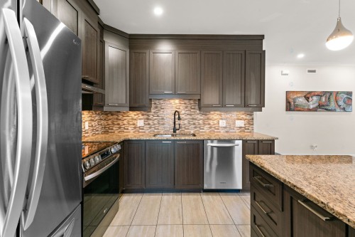 Kitchen - 995 Rue Tait, Montréal (Saint-Laurent), QC - Indoor Photo Showing Kitchen With Upgraded Kitchen