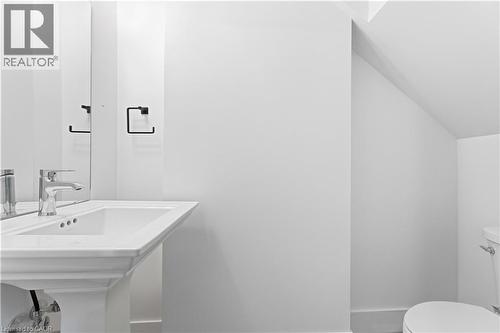 2782 Barton Street E Unit# 108, Hamilton, ON - Indoor Photo Showing Bathroom