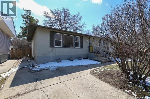 617 Mullin AVENUE E  Regina, SK S4N 1E1