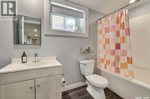 617 Mullin Avenue E, Regina, SK - Indoor Photo Showing Bathroom