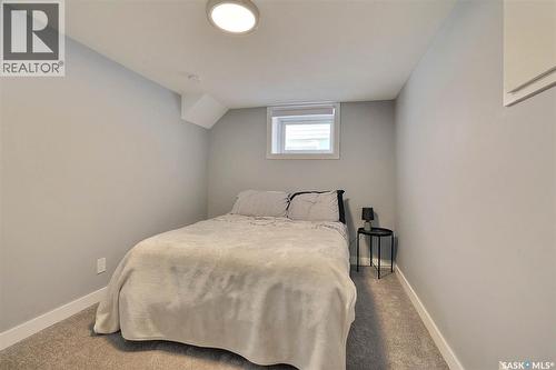 617 Mullin Avenue E, Regina, SK - Indoor Photo Showing Bedroom