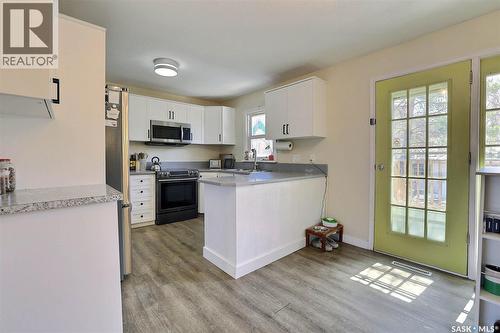 617 Mullin Avenue E, Regina, SK - Indoor Photo Showing Kitchen