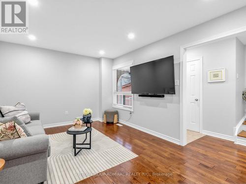 155 Mabley Crescent, Vaughan, ON - Indoor