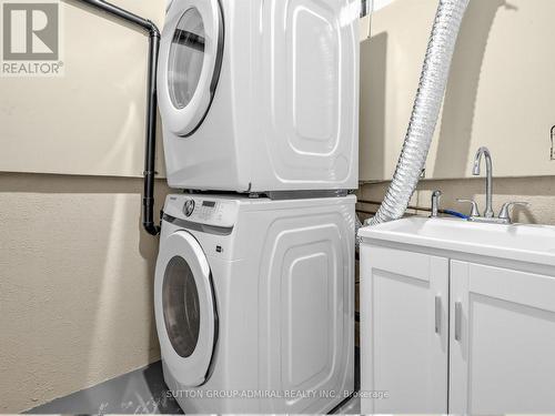 155 Mabley Crescent, Vaughan, ON - Indoor Photo Showing Laundry Room