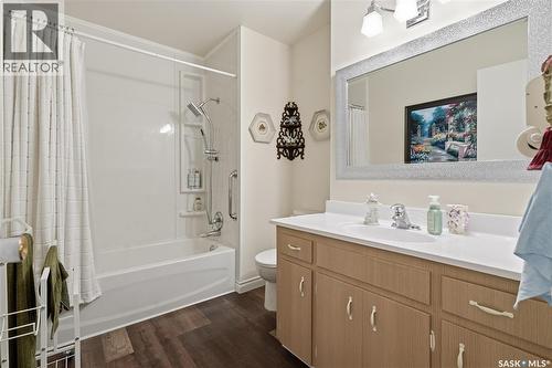 110 Mccarthy Boulevard N, Regina, SK - Indoor Photo Showing Bathroom