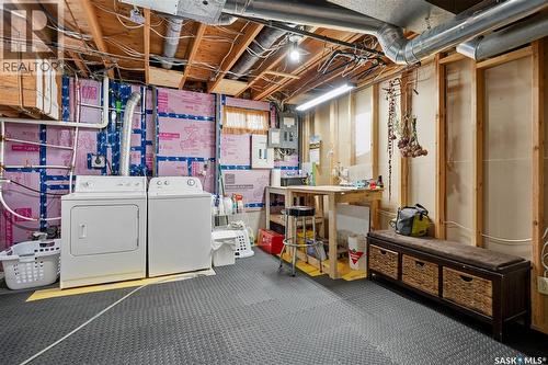 110 Mccarthy Boulevard N, Regina, SK - Indoor Photo Showing Laundry Room