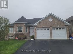 758 COLDSTREAM DRIVE Oshawa, ON L1K 2Z3