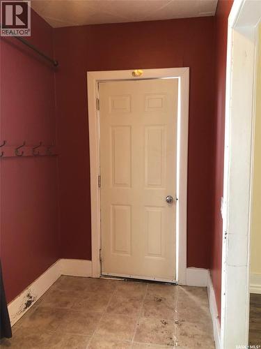 220 Eighth Avenue E, Canora, SK - Indoor Photo Showing Other Room