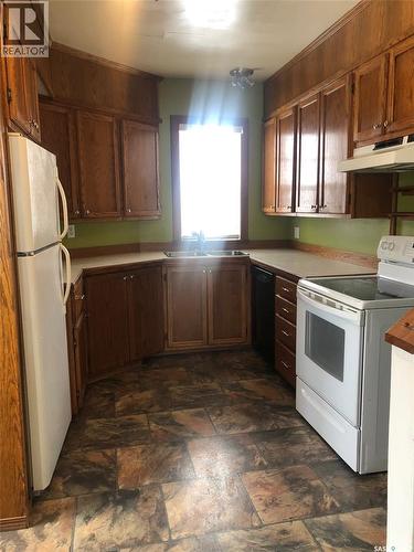 220 Eighth Avenue E, Canora, SK - Indoor Photo Showing Kitchen