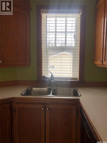 220 Eighth Avenue E, Canora, SK - Indoor Photo Showing Kitchen With Double Sink