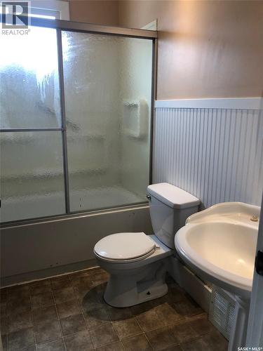 220 Eighth Avenue E, Canora, SK - Indoor Photo Showing Bathroom