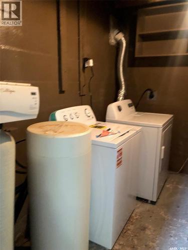 220 Eighth Avenue E, Canora, SK - Indoor Photo Showing Laundry Room