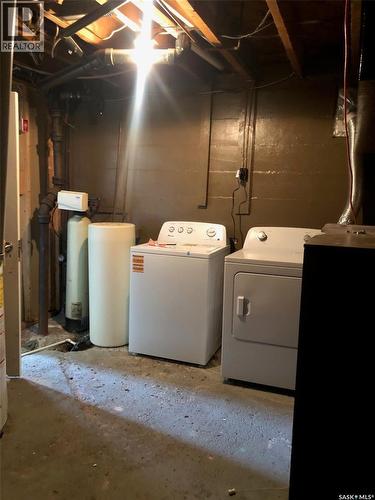 220 Eighth Avenue E, Canora, SK - Indoor Photo Showing Laundry Room