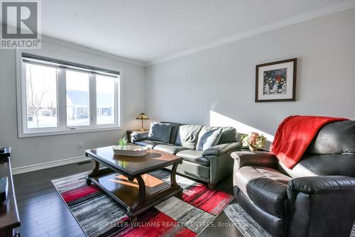 Living Room - 10 Sinclair Crescent, Ramara, ON - Indoor Photo Showing Living Room