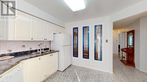 907 - 12 Laurelcrest Street, Brampton, ON - Indoor Photo Showing Kitchen With Double Sink