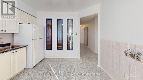 907 - 12 Laurelcrest Street, Brampton, ON - Indoor
