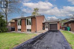 8 SANFORD CRESCENT Brampton, ON L6X 2C3