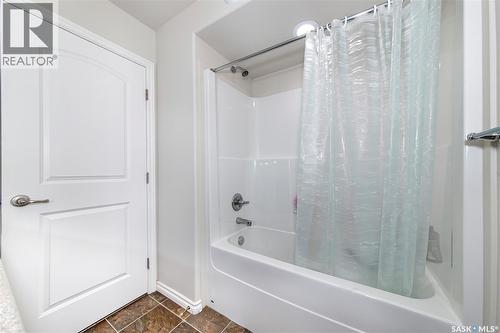 515 Coad Crescent, Saskatoon, SK - Indoor Photo Showing Bathroom