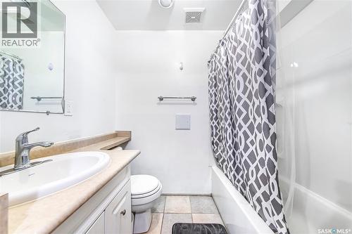 515 Coad Crescent, Saskatoon, SK - Indoor Photo Showing Bathroom