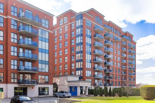 607A-800 Rue Muir  Montréal (Saint-Laurent), QC H4L 5N5