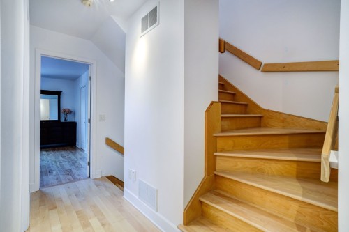 Escalier - 75 Ch. De La Pointe-Sud, Montréal (Verdun/Île-Des-Soeurs), QC - Indoor Photo Showing Other Room