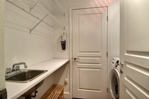 Salle de lavage - 75 Ch. De La Pointe-Sud, Montréal (Verdun/Île-Des-Soeurs), QC - Indoor Photo Showing Laundry Room