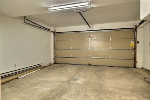 Garage - 75 Ch. De La Pointe-Sud, Montréal (Verdun/Île-Des-Soeurs), QC - Indoor Photo Showing Garage
