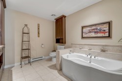 Salle de bains attenante à la CCP - 