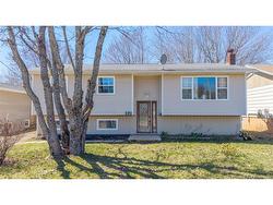 52 Deepwood ST Moncton, NB E1A 4Z3
