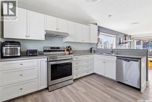 2425 Atkinson Street, Regina, SK - Indoor Photo Showing Kitchen