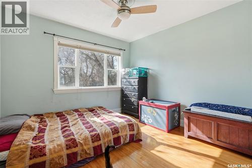 2425 Atkinson Street, Regina, SK - Indoor Photo Showing Bedroom