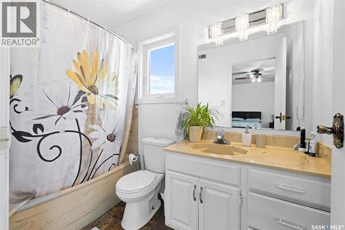 435 Christopher Road, Saskatoon, SK - Indoor Photo Showing Bathroom