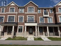 1369 WILLIAM HALTON PARKWAY Oakville, ON L6M 5N9