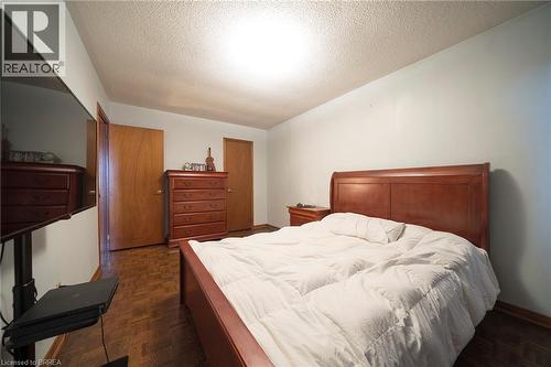 2057 Wincanton Crescent, Mississauga, ON - Indoor Photo Showing Bedroom