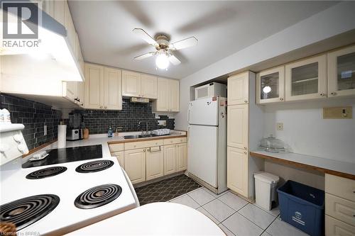 2057 Wincanton Crescent, Mississauga, ON - Indoor Photo Showing Kitchen