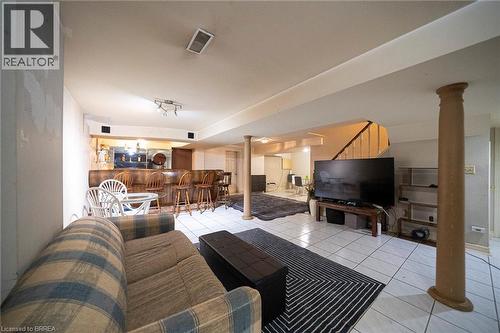 2057 Wincanton Crescent, Mississauga, ON - Indoor Photo Showing Living Room