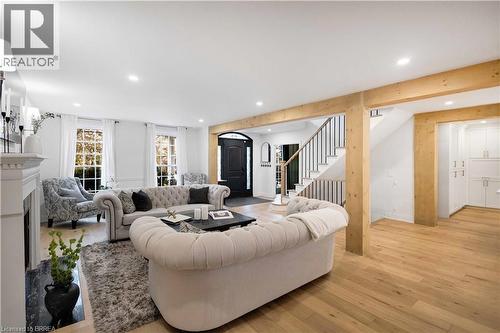17 Braemar Place, Hamilton, ON - Indoor Photo Showing Other Room