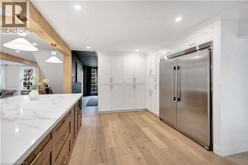 17 Braemar Place, Hamilton, ON - Indoor Photo Showing Kitchen