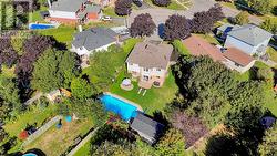 5 SNOWDEN COURT  Clarington (Newcastle), ON L1B 1E7