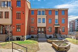 43 CRISPIN PRIVATE  Ottawa, ON K1K 2T7