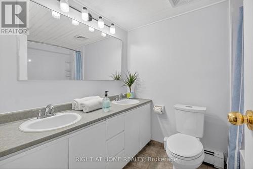 43 Crispin Private, Ottawa, ON - Indoor Photo Showing Bathroom