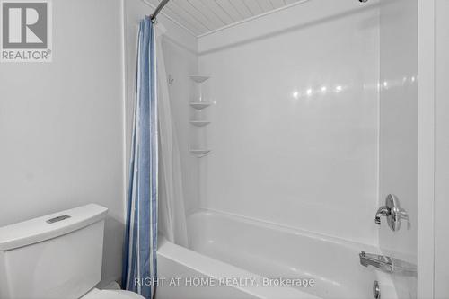 43 Crispin Private, Ottawa, ON - Indoor Photo Showing Bathroom
