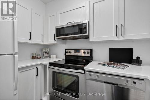 43 Crispin Private, Ottawa, ON - Indoor Photo Showing Kitchen