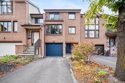 103 DUNBARTON COURT  Ottawa, ON K1K 4L5