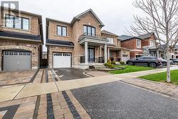 4 DUMAINE STREET Whitby, ON L1P 0G8