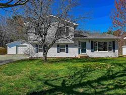 2630 Poplar Drive Coldbrook, NS B4R 1B1