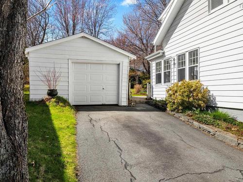 12 Banook Avenue, Dartmouth, NS 